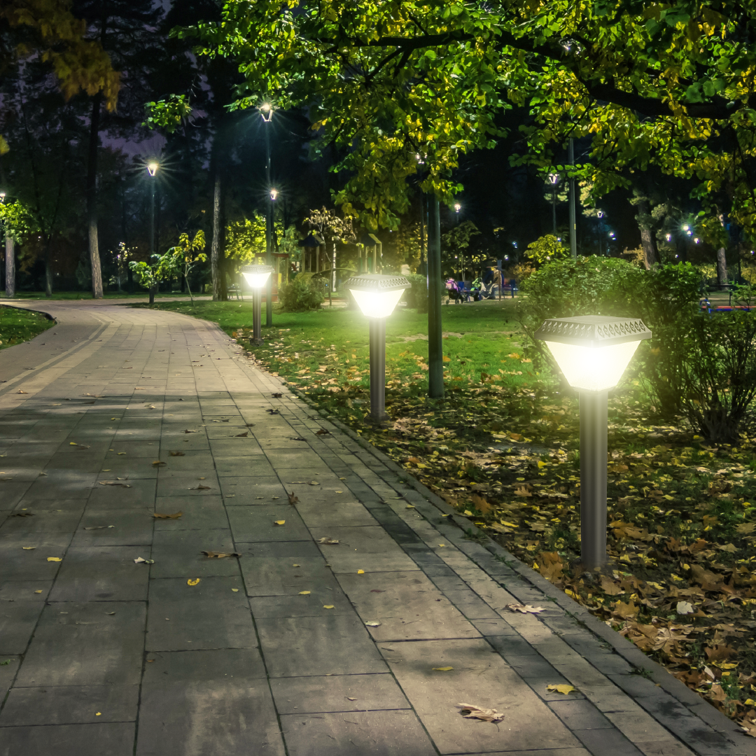 Philips Essential Bright Solar Bollard light (Square)